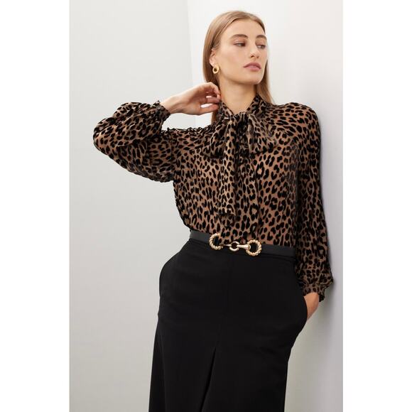 kate spade new york
Modern Leopard Shirt🩶 - Picture 4 of 10